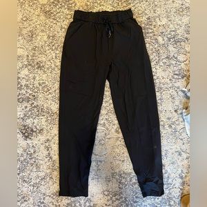Lululemon keep moving pant 7/8 high rise. Size 6. Black.